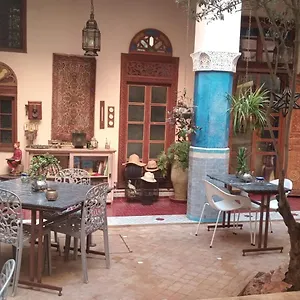 Les Bains De Tara Bed and breakfast